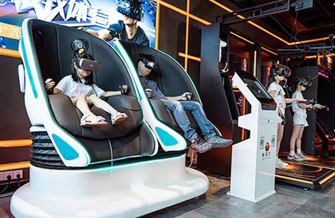 Equipo del cine del simulador 9d de la realidad virtual de la plataforma del movimiento del parque de atracciones 1